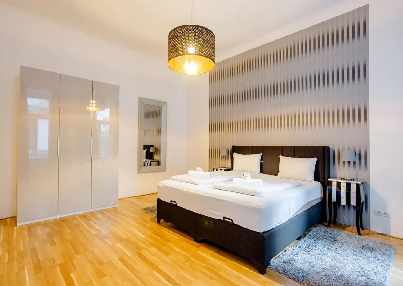 Exclusive Apartment City Center Виена Екстериор снимка
