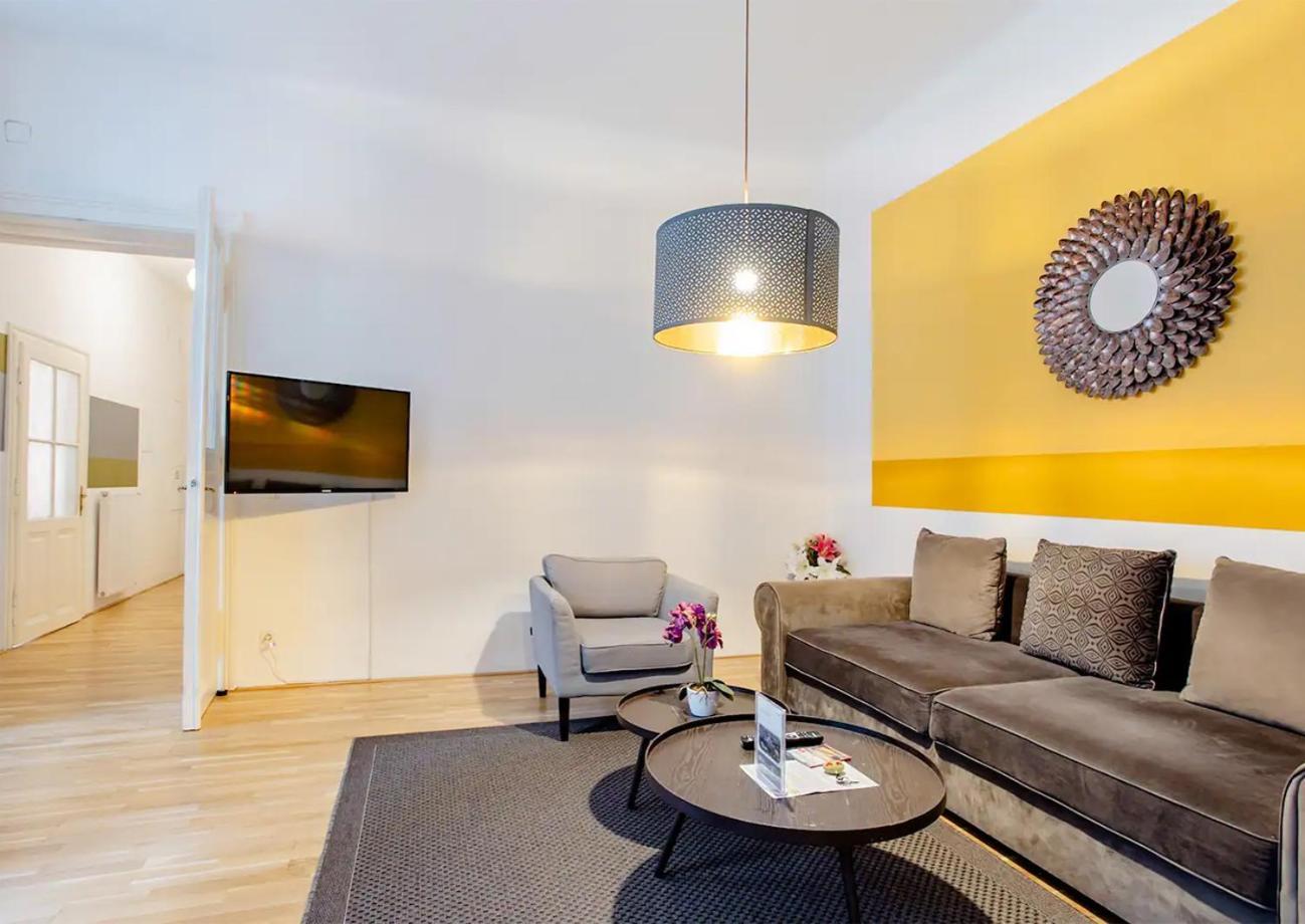 Exclusive Apartment City Center Виена Екстериор снимка